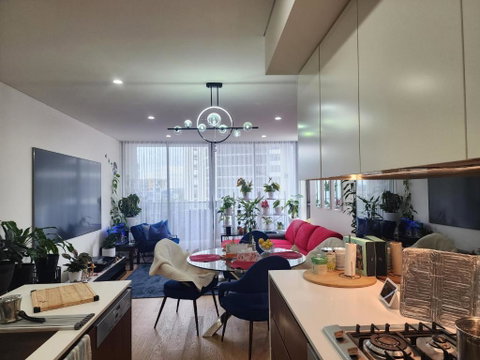 Parramatta Shared Apartment,gym,swimming Pool - Accommodation Broadbeach 3