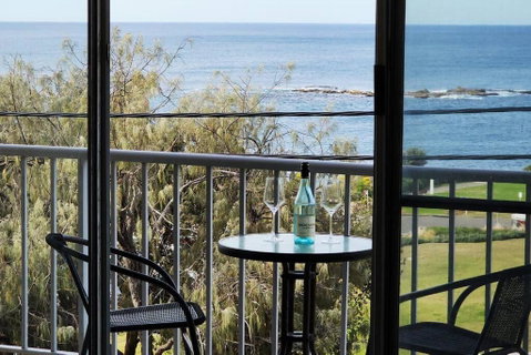Penthouse Apartment Ocean Views - Accommodation Broadbeach 0