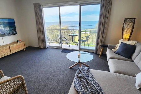Penthouse Apartment Ocean Views - Accommodation Broadbeach 1