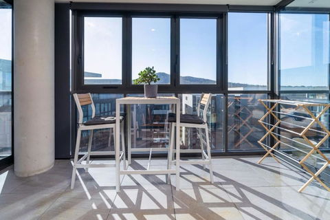 Perfectly Located 1BR BA Apartment - Accommodation Broadbeach 1