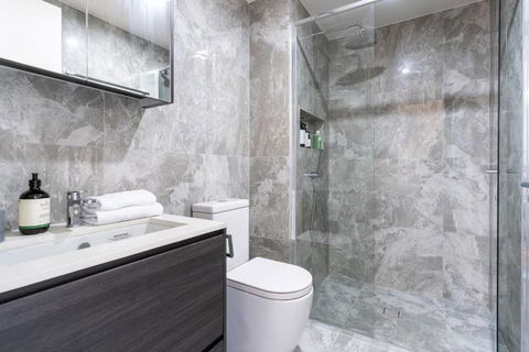 Perfectly Located 1BR BA Apartment - Accommodation Broadbeach 3