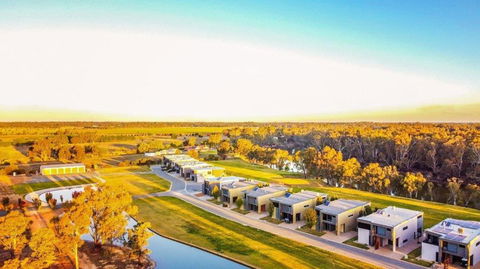 Perricoota Waters - Echuca Holiday Homes - Accommodation Broadbeach 2