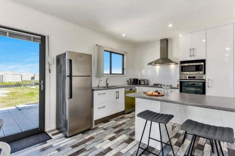 Plovers Rest At Cape Douglas - Accommodation Broadbeach 2