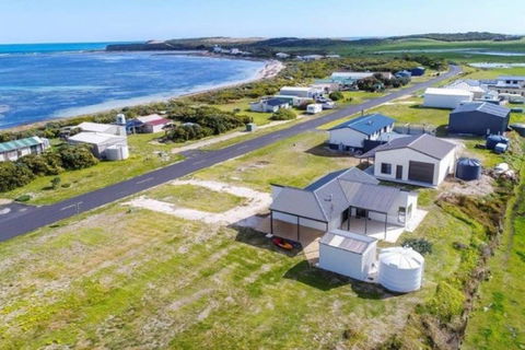 Plovers Rest At Cape Douglas - Accommodation Broadbeach 0