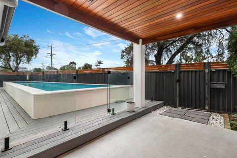 Pool House Hideaway - Accommodation Broadbeach 1