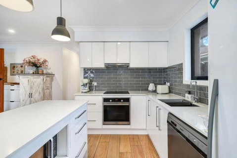 Pool House Hideaway - Accommodation Broadbeach 2