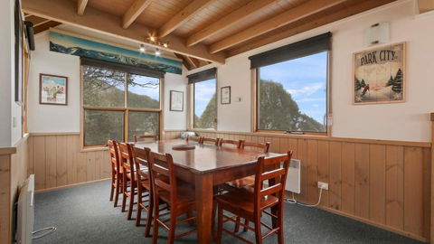 Powderkeg - Accommodation Broadbeach 3