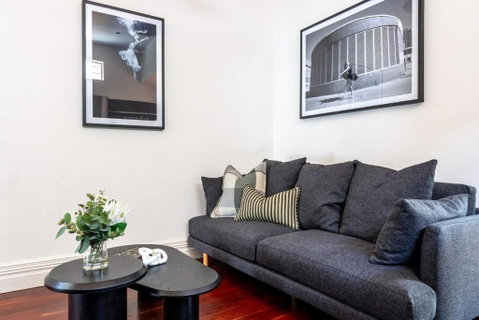 Prahran Timeless & Modern Haven, With Parking - Accommodation Broadbeach 1