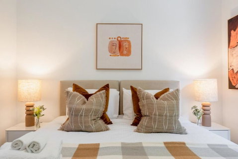 Prahran Timeless & Modern Haven, With Parking - Accommodation Broadbeach 3
