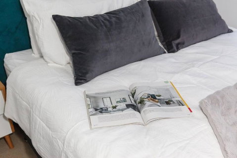 Premium Albert Park Grand Prix Apartment By Ready Set Host - Accommodation Broadbeach 1