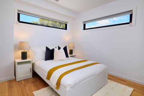 Preston Lux House 5 Bed 5 Bath - Accommodation Broadbeach 3