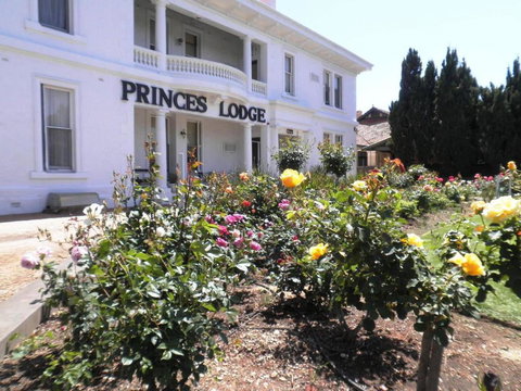 Princes Lodge Motel - Accommodation Broadbeach 0