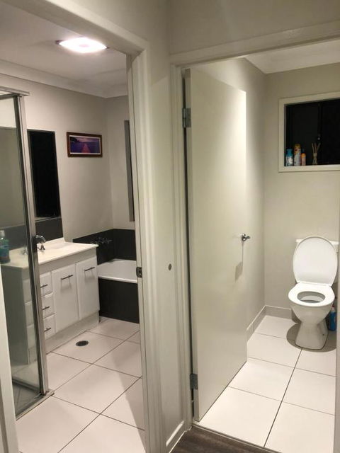 Private Bedroom Getaway - Accommodation Broadbeach 3