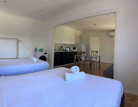 Private Studio House Unit In Dundas Valley - Accommodation Broadbeach 2