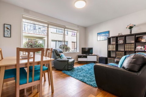 Quaint & Homey Ripponlea Flat - Accommodation Broadbeach 0