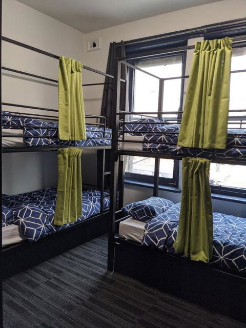 Queen Victoria Hostel - Accommodation Broadbeach 2