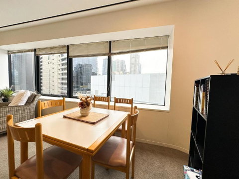 QV Central Oasis Contemporary City Getaway - Accommodation Broadbeach 1