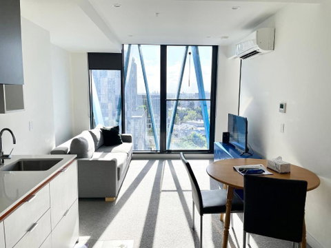 Readyset Apartments On Bouverie - Accommodation Broadbeach 2