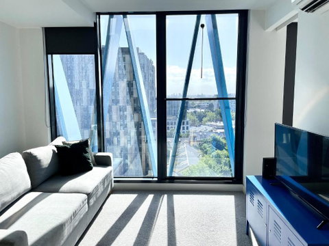 Readyset Apartments On Bouverie - Accommodation Broadbeach 3