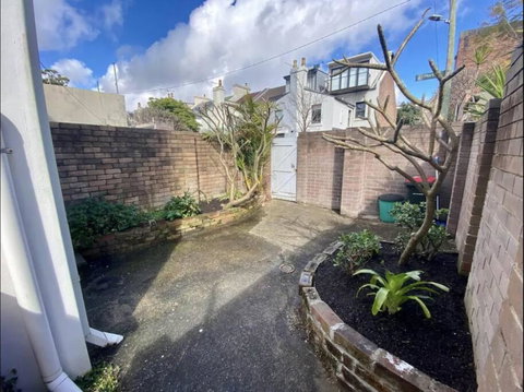 Rear Garden Suite - Accommodation Broadbeach 1