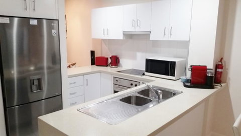 Attenborough Apartments - Accommodation Broadbeach 0