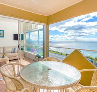 Avalon 1 - overlooking beautiful Convent Beach - Accommodation Broadbeach