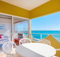 Avalon 4 - right across the road from convent beach - uninterrupted views - Accommodation Broadbeach