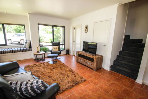 Avignon In Bright - Accommodation Broadbeach 3