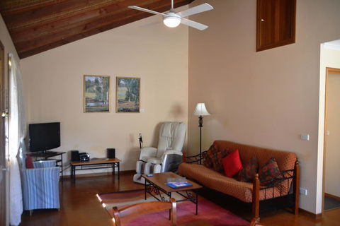 Avoca Cottages VICTORIA - Accommodation Broadbeach 1