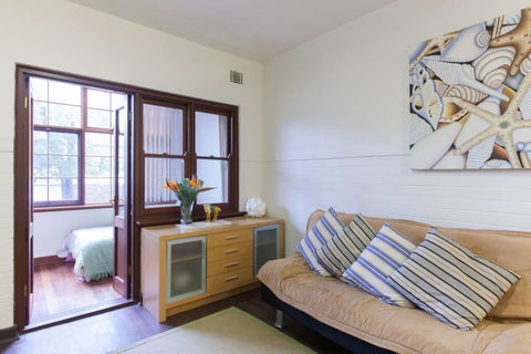 B3 Walk To UWA, Swan River On The Nedlands Border - Accommodation Broadbeach 3