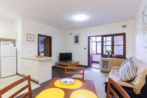 B3 Walk To UWA, Swan River On The Nedlands Border - Accommodation Broadbeach 2