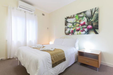 B5 Close To Nedlands, Cafes, Swan River, SCGH & UWA - Accommodation Broadbeach 1