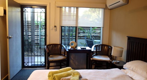 Bali Studio - Accommodation Broadbeach 0