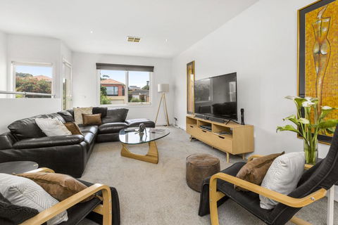 BANGALOW - MORNINGTON - Accommodation Broadbeach 3