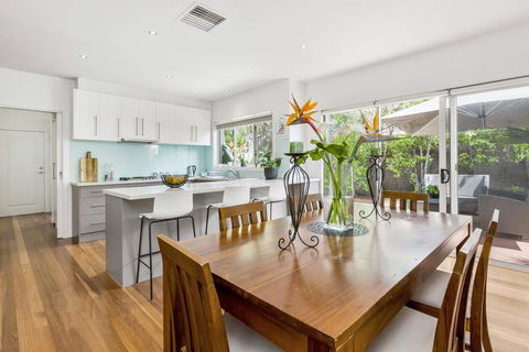BANGALOW - MORNINGTON - Accommodation Broadbeach 1