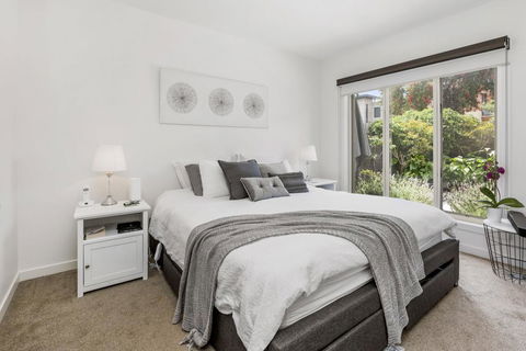 BANGALOW - MORNINGTON - Accommodation Broadbeach 2