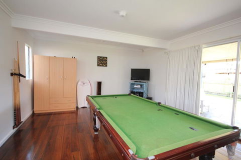 BANYANDAH 557 Ocean Drive NH - Accommodation Broadbeach 2
