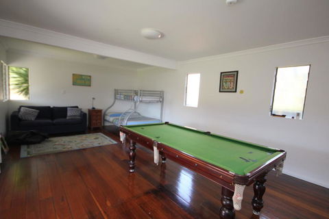 BANYANDAH 557 Ocean Drive NH - Accommodation Broadbeach 3