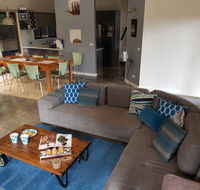 Bay Breeze Holiday Home - Accommodation Broadbeach