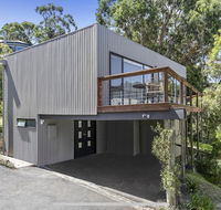 Bay Views Lorne - Accommodation Broadbeach