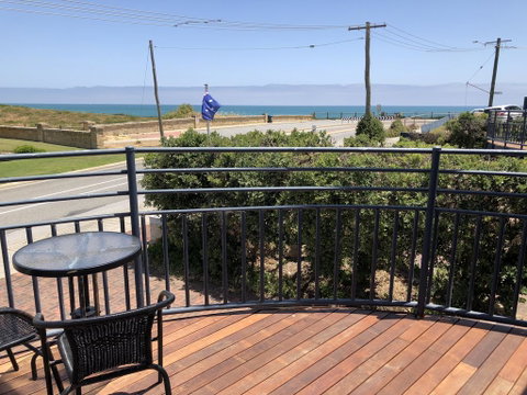 Beach House @ 112 - Accommodation Broadbeach 0