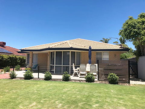 Beach House By The Bay - Accommodation Broadbeach 2