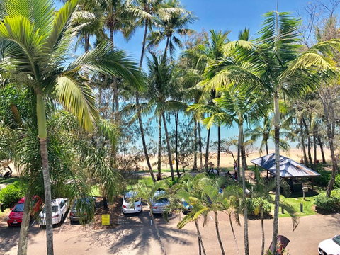 Beachfront Apartment- Paringa - Accommodation Broadbeach 2