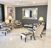 Beachfront Apartment- Paringa - Accommodation Broadbeach