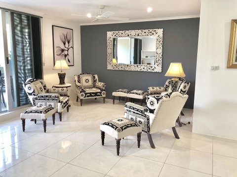 Beachfront Apartment- Paringa - Accommodation Broadbeach 0