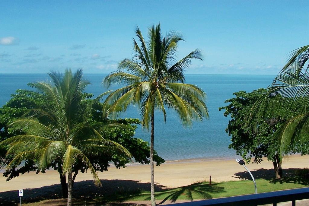 Ellis Beach QLD Accommodation Broadbeach