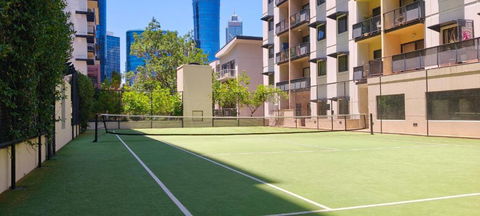Resort-style Living In Perth CBD - 2X2 Apt - Accommodation Broadbeach 1