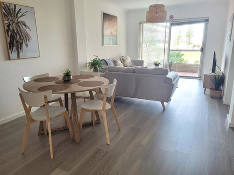 Reef Resort Apartments - Accommodation Broadbeach 3