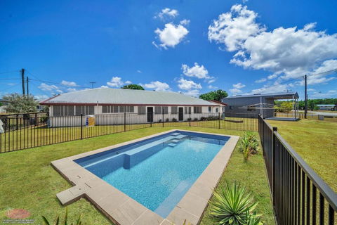 Reef Shack Beach Vibes Stroll To The Beach - Accommodation Broadbeach 0