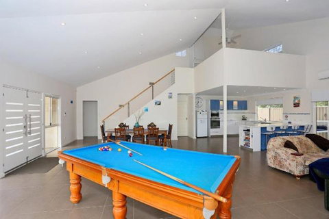 Relax At Falcon By The Bay - Accommodation Broadbeach 1